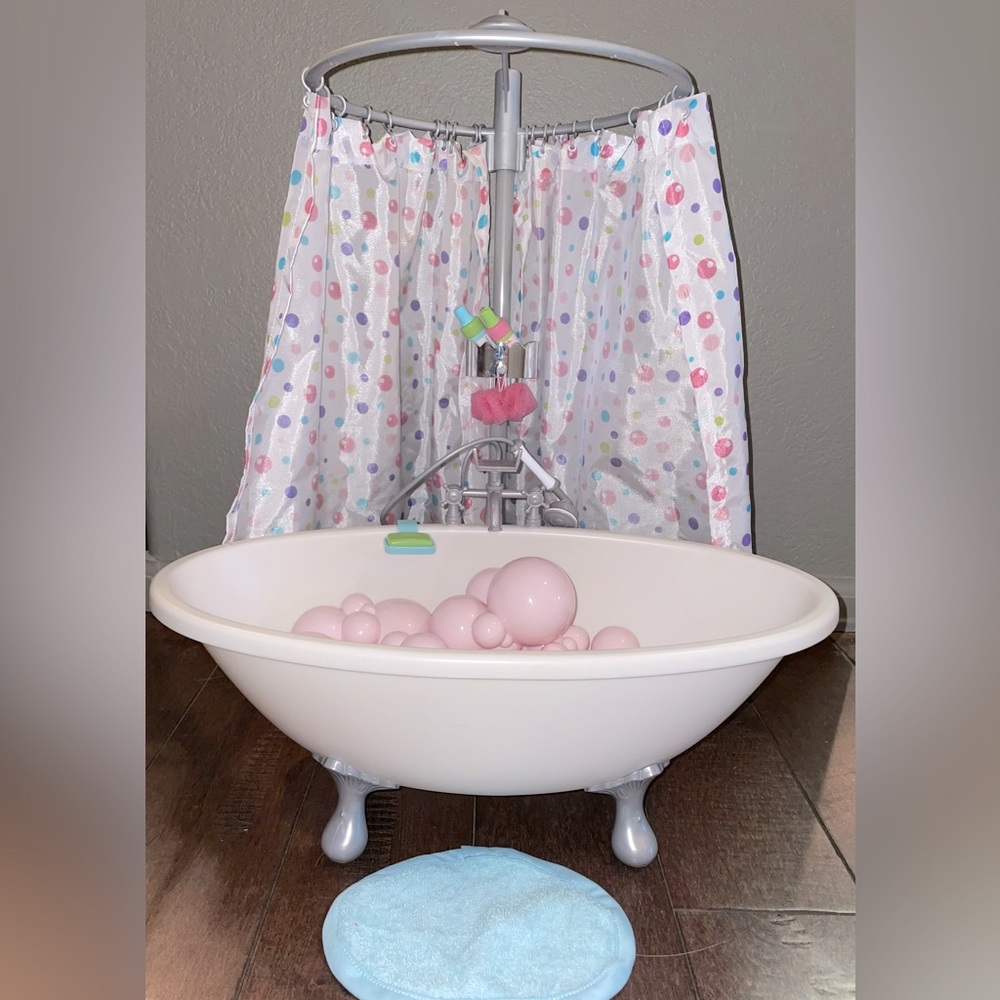 American Girl bathtub, bubbles and shower curtain set with accessories